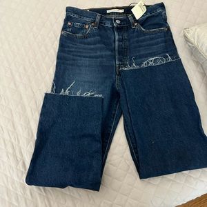 Levi rib cage straight ankle . Dark blue